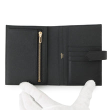 将图像加载到图库查看器中，HERMES BEAN Compact Black Epsom
