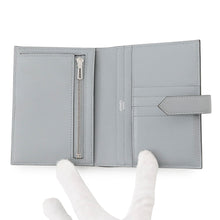 将图像加载到图库查看器中，HERMES Bean compact Green Pantan Veau Madame
