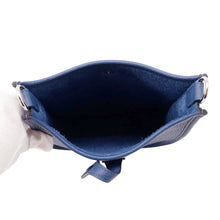 将图像加载到图库查看器中，HERMES Evelyne Amazon Long Blue Tie Taurillon Clemence Size TPM
