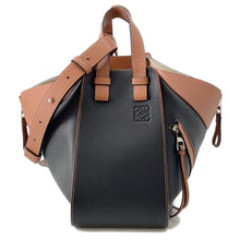 Load image into Gallery viewer, LOEWE hammock Black/TanA538S35X04 Classic Calf LeatherLeather Size Small

