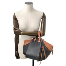 Load image into Gallery viewer, LOEWE hammock Black/TanA538S35X04 Classic Calf LeatherLeather Size Small
