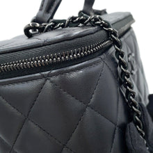Load image into Gallery viewer, CHANEL Matelasse 2WAY Vanity Case BlackAP2199 Lambskin
