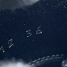 将图像加载到图库查看器中，LOUIS VUITTON LVxYK Academy Line Loafers Black/White Leather Plastic Size 36
