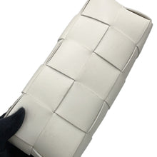 将图像加载到图库查看器中，Bottega Veneta Maxi INTRECCIATO Brique Cassette Hobo Bag White729166 Lambskin Size Small
