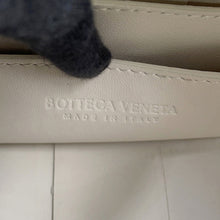 将图像加载到图库查看器中，Bottega Veneta Maxi INTRECCIATO Brique Cassette Hobo Bag White729166 Lambskin Size Small
