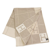 Load image into Gallery viewer, HERMES Plaid &quot;Avalon III&quot; Coco/CamomileH102665M 28 Wool 90% Cashmere10%
