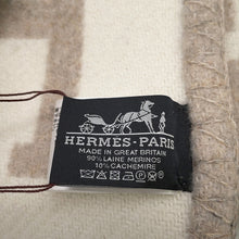 Load image into Gallery viewer, HERMES Plaid &quot;Avalon III&quot; Coco/CamomileH102665M 28 Wool 90% Cashmere10%
