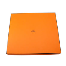 Load image into Gallery viewer, HERMES Plaid &quot;Avalon III&quot; Coco/CamomileH102665M 28 Wool 90% Cashmere10%
