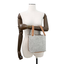 Load image into Gallery viewer, HERMES Picotin Lock Grease Pale/Gold Felt Size PM
