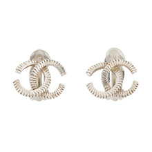将图像加载到图库查看器中，CHANEL Earring CC Logo Metal
