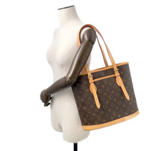 将图像加载到图库查看器中，LOUIS VUITTON Baguette SPO Red Monogram
