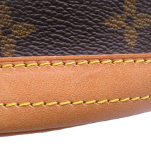 将图像加载到图库查看器中，LOUIS VUITTON Baguette SPO Red Monogram
