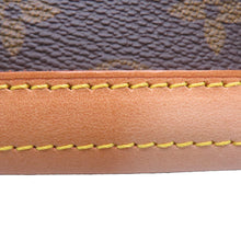 将图像加载到图库查看器中，LOUIS VUITTON Baguette SPO Red Monogram
