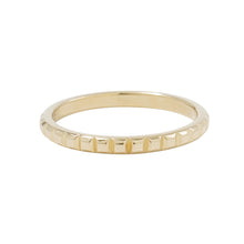 Load image into Gallery viewer, Boucheron Quatre Clou de Paris Ring Size Small/52/#12 18K Yellow Gold
