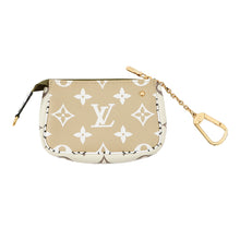 将图像加载到图库查看器中，LOUIS VUITTON Mini Pochette Accessoires Beige/KhakiM67579 Monogram Monogram Giant
