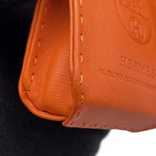 将图像加载到图库查看器中，HERMES SacOrange Bag Charm Feu/Gold Lambskin
