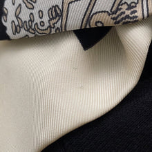 Load image into Gallery viewer, HERMES Grenelle EX-LIBRIS Barrette White/Black Silk100%
