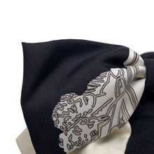 Load image into Gallery viewer, HERMES Grenelle EX-LIBRIS Barrette White/Black Silk100%
