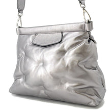 将图像加载到图库查看器中，Maison Margiela Maison Margiela Glam Slam Classic 2-Way Shoulder Bag SilverSB1WG0028 Leather Size Small
