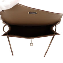 将图像加载到图库查看器中，HERMES PochetteKelly Etoupe Swift Leather
