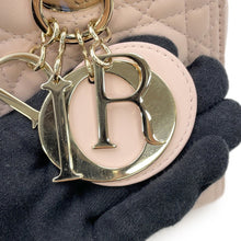 将图像加载到图库查看器中，Dior Lady Dior Canage Powder PinkM0565ONGE_M413 Lambskin Size Medium
