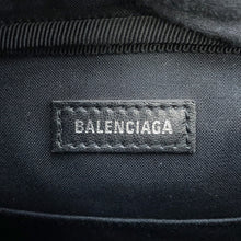 将图像加载到图库查看器中，BALENCIAGA Everyday Cross Body Bag Black638414 Leather
