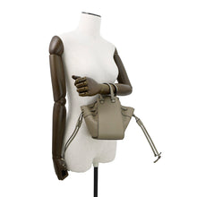 将图像加载到图库查看器中，LOEWE hammock GreigeA538V07X15 Leather Size Mini
