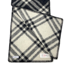 Load image into Gallery viewer, BURBERRY Check Wool Scarf Black80792461 Wool 100%
