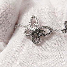 将图像加载到图库查看器中，GRAFF Double Butterfly Silhouette PendantRGP745 18K White Gold
