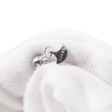 将图像加载到图库查看器中，GRAFF Double Butterfly Silhouette PendantRGP745 18K White Gold
