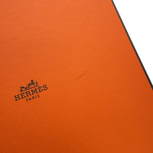 将图像加载到图库查看器中，HERMES Carre Midnight Fauvele Minuit au Faubourg Size 70 Marine/Ciel/White Silk100%
