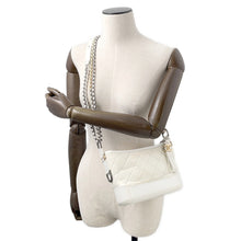 将图像加载到图库查看器中，CHANEL Gabriel WhiteA91810 Aged Calf Leather Size Small
