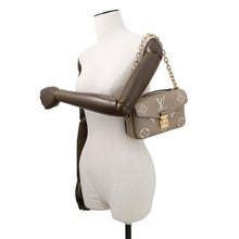 将图像加载到图库查看器中，LOUIS VUITTON Pochette Metis EW Tourterelle ClaimsM23081 Monogram Empreinte Leather
