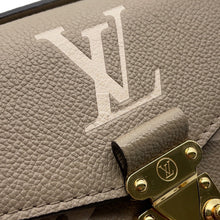 将图像加载到图库查看器中，LOUIS VUITTON Pochette Metis EW Tourterelle ClaimsM23081 Monogram Empreinte Leather
