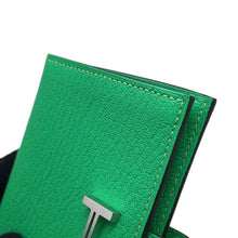 将图像加载到图库查看器中，HERMES Bearn Card Case VertComic Chevre Myzore Goatskin
