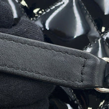 Load image into Gallery viewer, CHANEL Matelasse ChainShoulder Bag Black Patent Leather Leather Size 25
