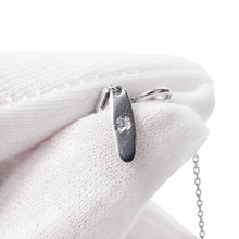 Load image into Gallery viewer, Monnickendam Diamond Flower Design Necklace Pt850 Pt900
