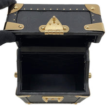将图像加载到图库查看器中，LOUIS VUITTON Camera box NoirM11131 Monogram Empreinte Leather
