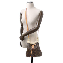 将图像加载到图库查看器中，LOUIS VUITTON Neonoe BrownM46319 Monogram Shearling Size BB
