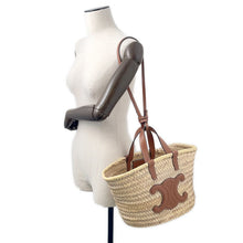将图像加载到图库查看器中，CELINE Teen Triomphe Classic Panier Basket Bag Tan/Natural194002CGG.25FO Raffia Leather
