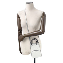 将图像加载到图库查看器中，BALENCIAGA shopping phone holder bag Silver/Black593826 Leather Size Mini
