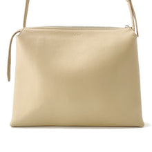将图像加载到图库查看器中，The Row New Twin Shoulder BeigeW1235 Leather
