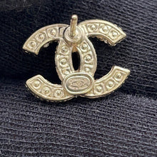 将图像加载到图库查看器中，CHANEL CC Logo Earrings Champagne GoldA64766 Metal Faux Pearl Rhinestone
