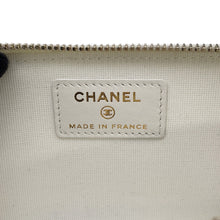 将图像加载到图库查看器中，CHANEL Matelasse fragment case WhiteAP3179 Caviar Leather
