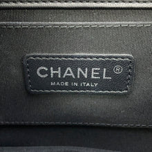 将图像加载到图库查看器中，CHANEL Lego Boy ChainShoulder Black Patent Leather Rhinestone Plastic
