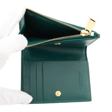 将图像加载到图库查看器中，Bottega Veneta Maxi INTRECCIATO Cassette Bifold Wallet Emerald Green706010 Calf Leather

