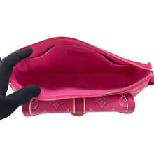 将图像加载到图库查看器中，LOUIS VUITTON Maxi Pochette Accessoires FuchsiaM46161 Monogram
