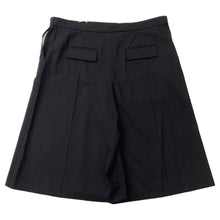 Load image into Gallery viewer, HERMES Double Button Wide Short Pants Size Chronomat 44 Black Wool 100%

