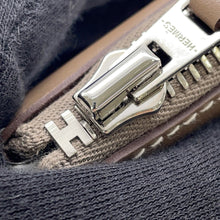 将图像加载到图库查看器中，HERMES Cadena Bag Etoupe Tadelakt Leather
