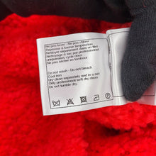 Load image into Gallery viewer, CHANEL CC Logo pullover sweater Size Chronomat 44 RedP62563 Wool 43% Acryl 31% Polyamide 13% Cashmere 10% Polyester 2% Other 1%
